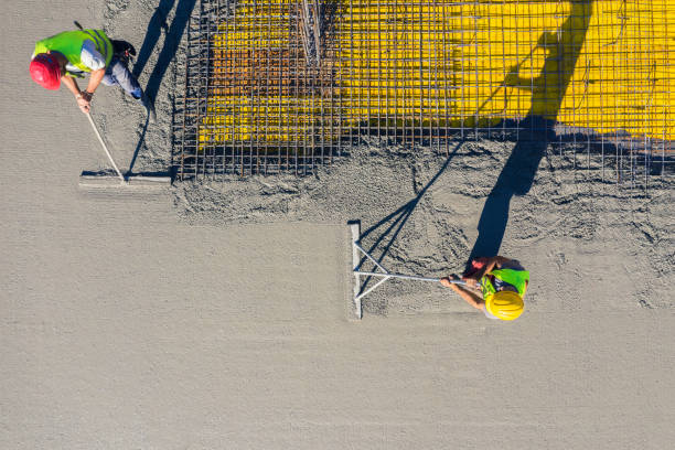 Best Best Concrete Contractor  in Omro, WI